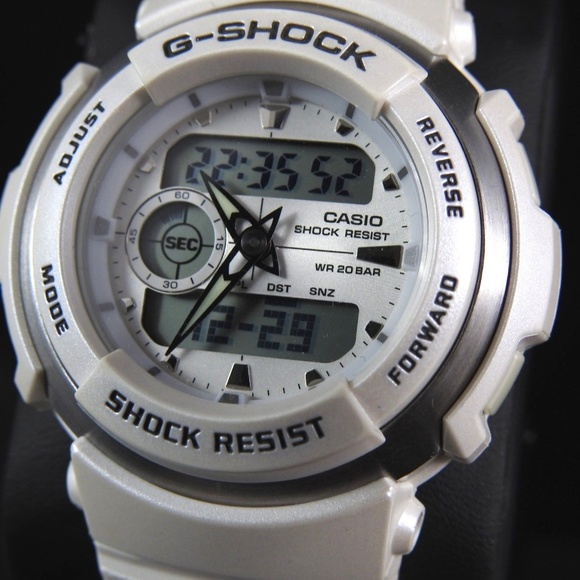 Casio G-Shock Standard G-Spike G-300LV White Watch - Picture 2 of 8